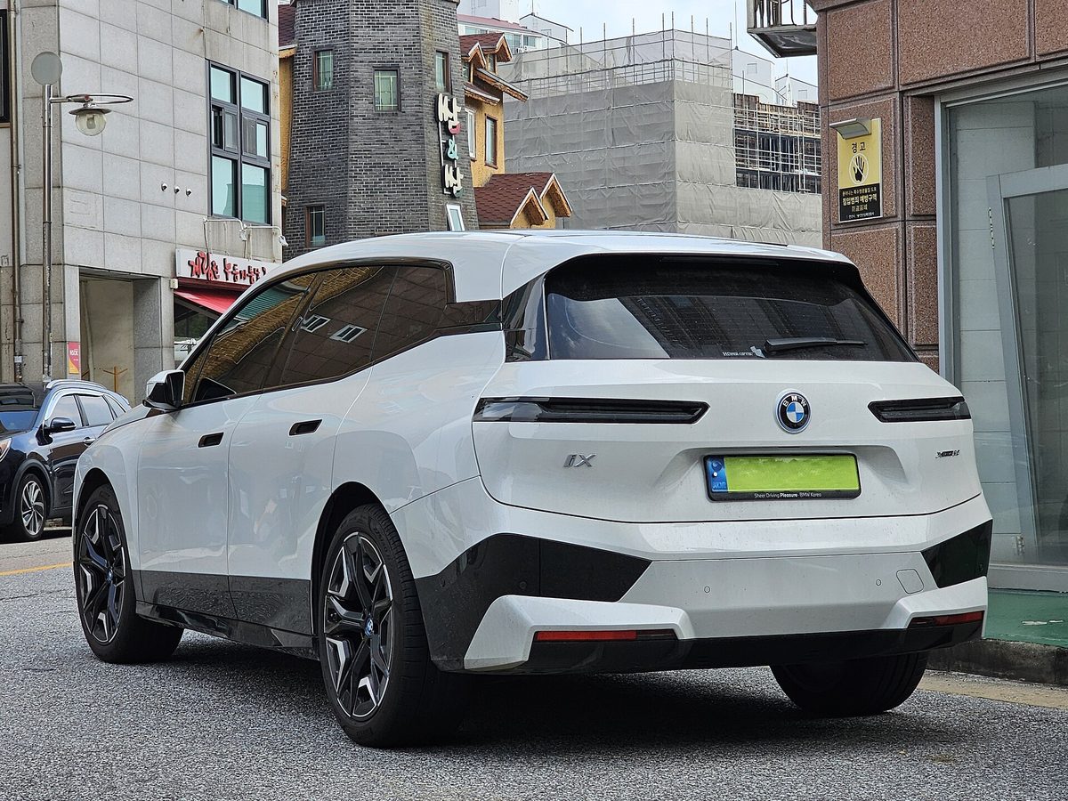 BMW iX xDrive50