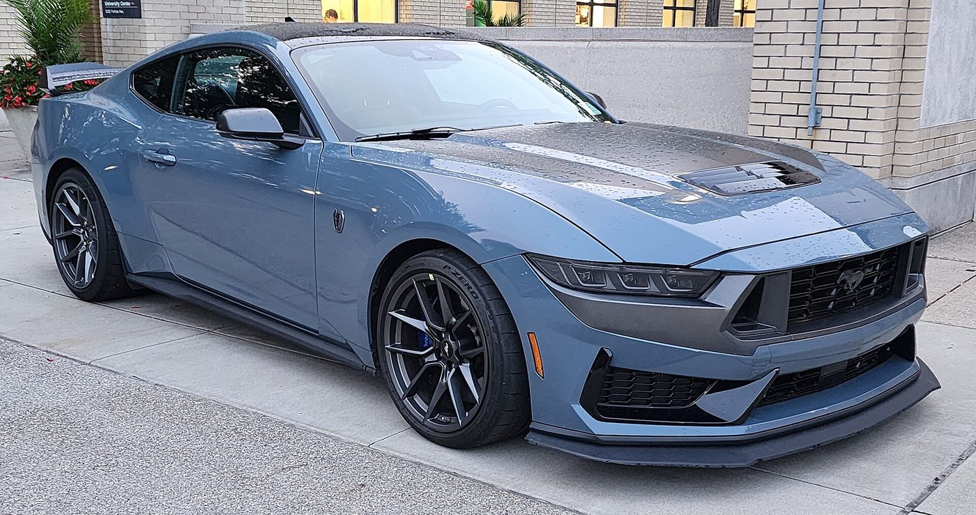 Ford Mustang Dark Horse